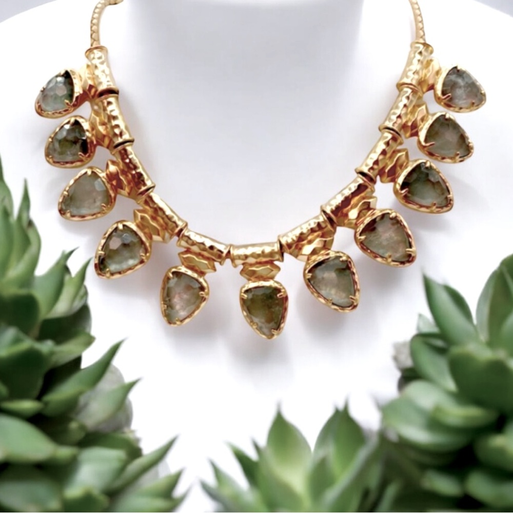 Kendra Scott Willow Rose Gold Choker in Crystal Gray.